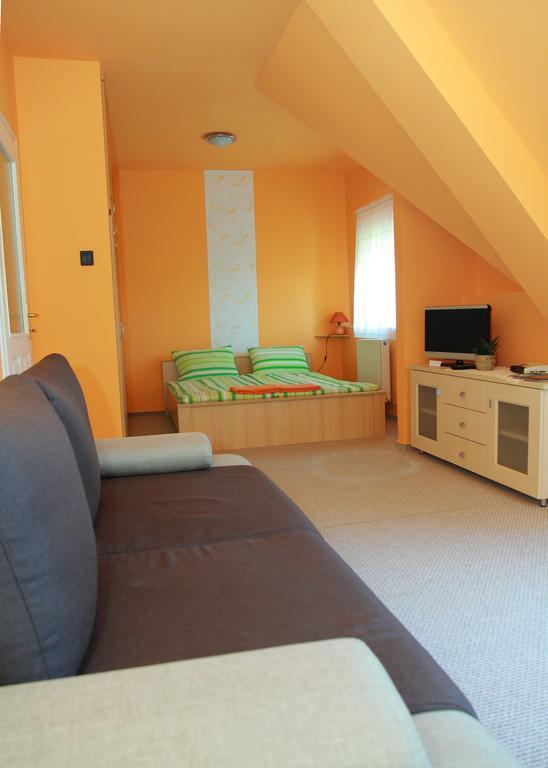 Bors Apartman Szeged Buitenkant foto