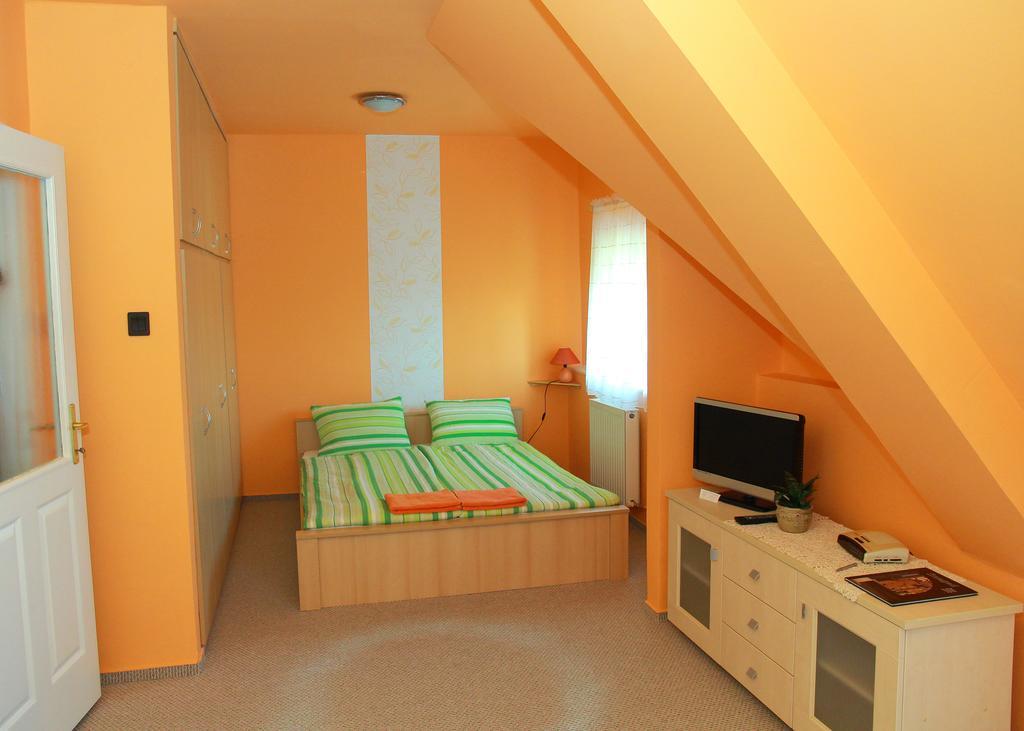 Bors Apartman Szeged Kamer foto
