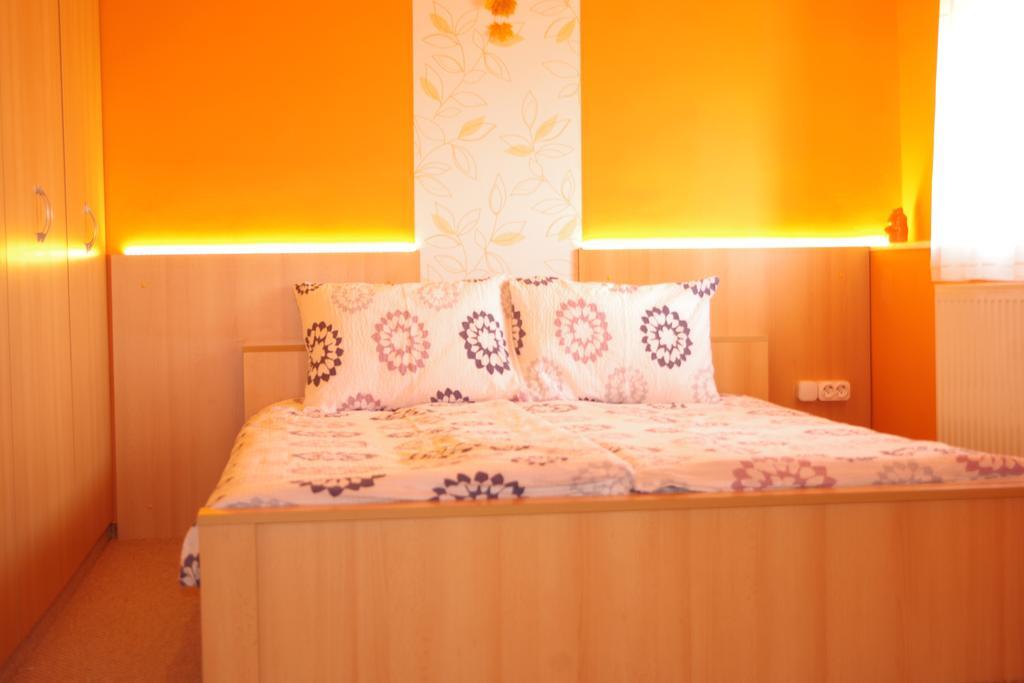 Bors Apartman Szeged Buitenkant foto